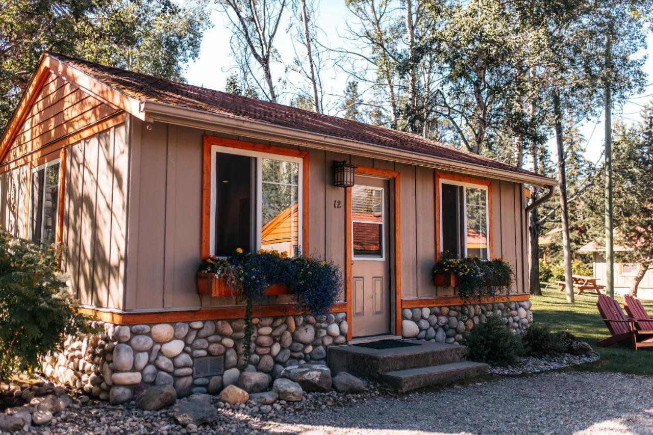 Patricia Lake Bungalows Jasper Exterior photo