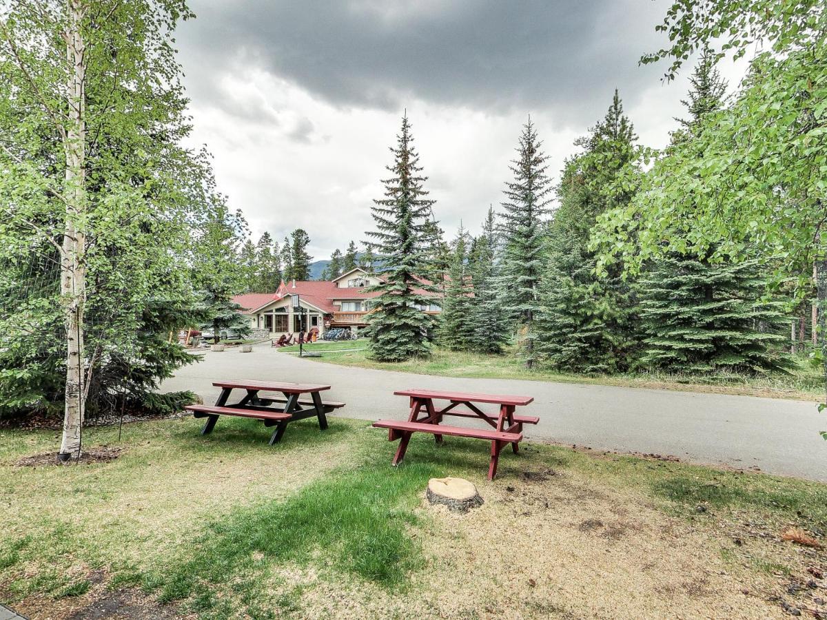 Patricia Lake Bungalows Jasper Exterior photo