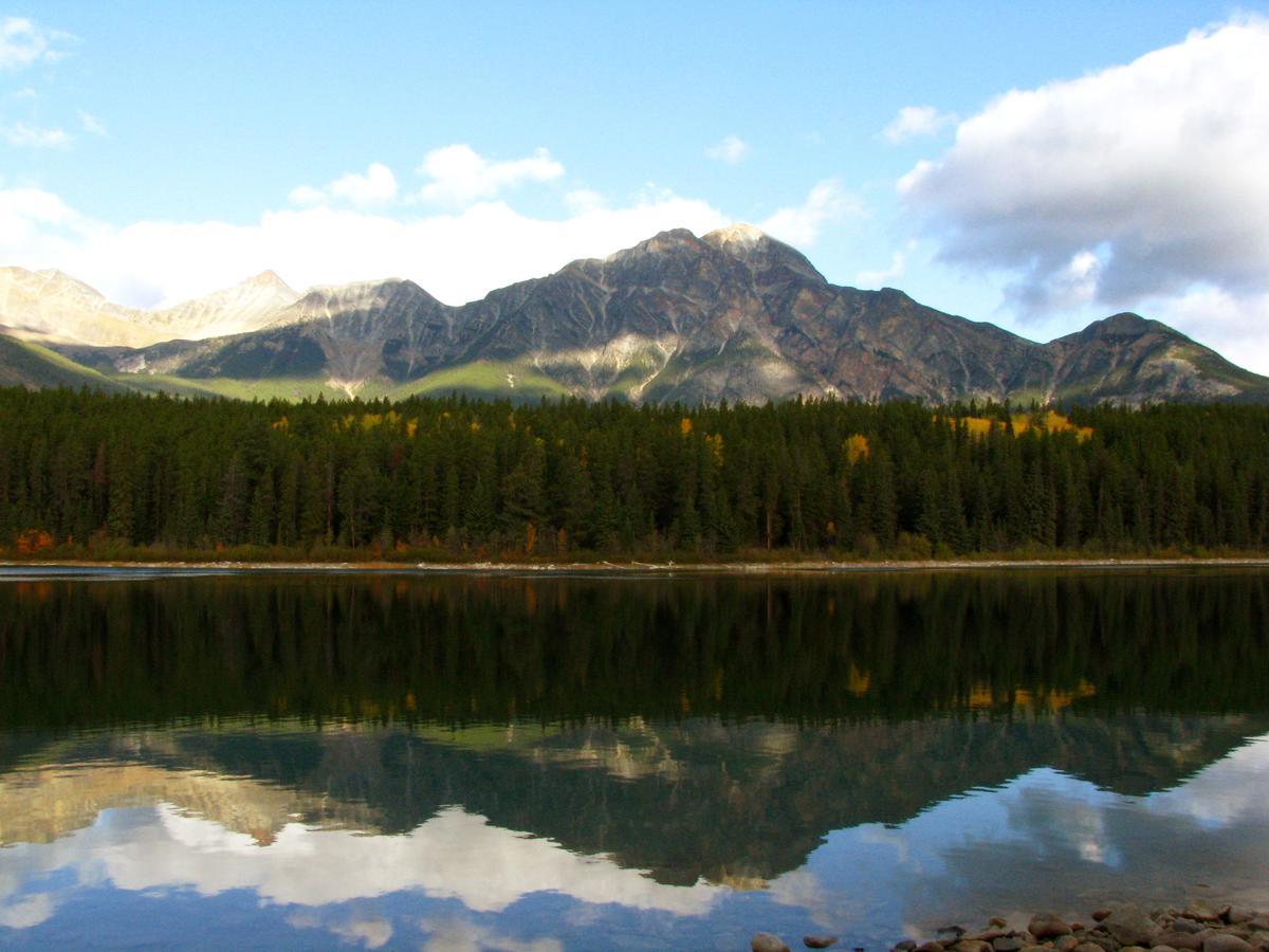 Patricia Lake Bungalows Jasper Exterior photo